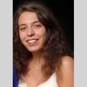 Louna, babysitter à Merignac