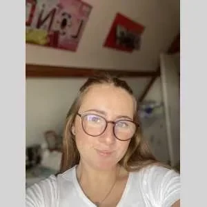 Camille, babysitter à Le Malesherbois