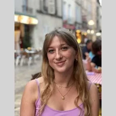 Marine, babysitter à Vertheuil