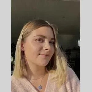 Nell, babysitter à Hennebont