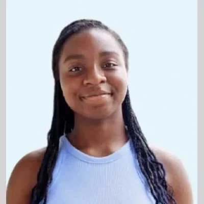 Saniya, babysitter à Le Plessis Trevise