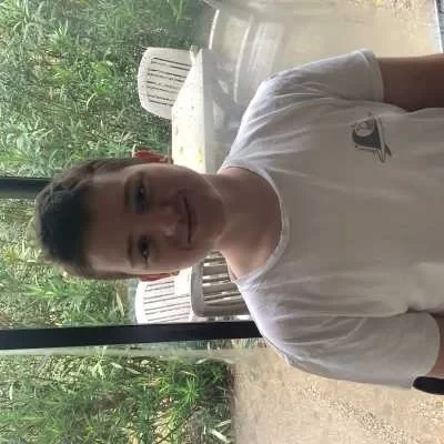 Hugo, babysitter à Lozanne