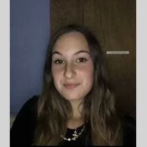 Cloe, babysitter à Dax