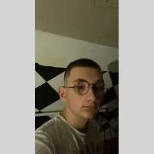 Emmanuel, babysitter à Taule