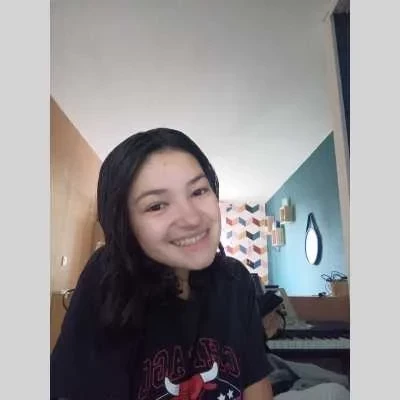 Léonie, babysitter à Arnage