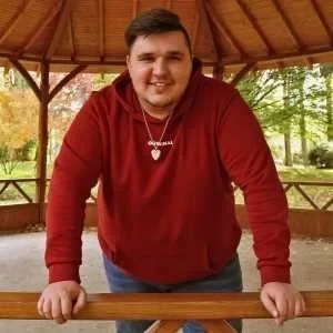 Dorian, babysitter à Le Mesnil Simon