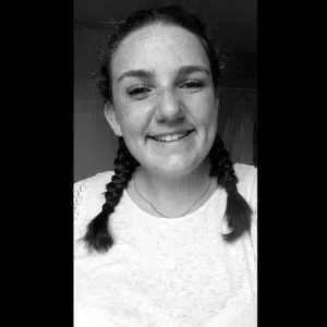 Léana, babysitter à Mende