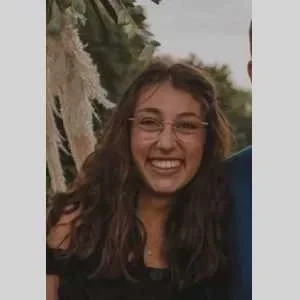 Lisa, babysitter à Loos