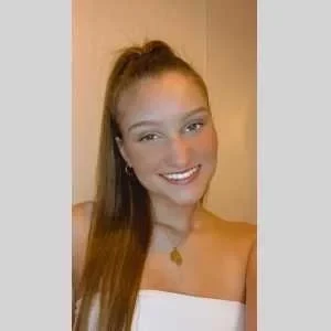 Emma, babysitter à Cussac Fort Medoc