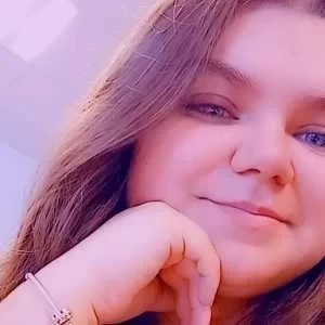 Bérénice, babysitter à Puygouzon