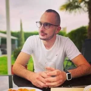 Julien, babysitter à Marly