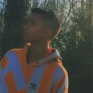 Benjamin , babysitter à Chateau Guibert