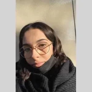 Nesrine , babysitter à Gennevilliers