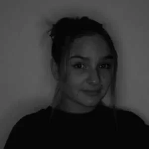 Chloe, babysitter à Rehaupal