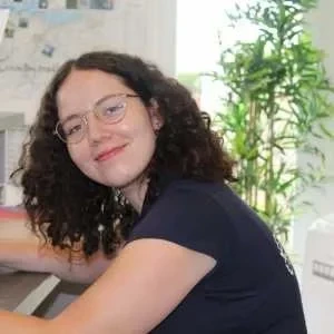 Annaëlle, babysitter à Saint Martin de Bonfosse