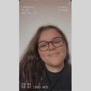 Louna, babysitter à Bain de Bretagne