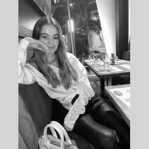 Jeanne, babysitter à Toulon