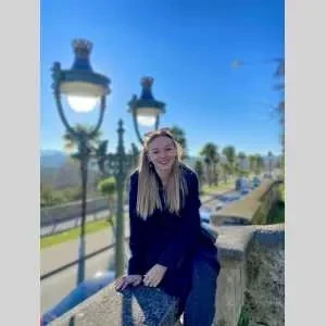 Fanny, babysitter à Gelos