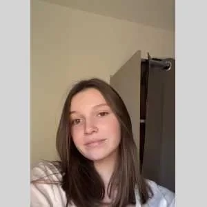 Crystal , babysitter à Fournes en Weppes