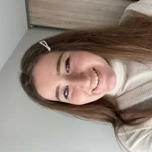 Mirina, babysitter à Cannes