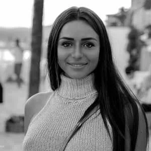 Manon, babysitter à Antibes