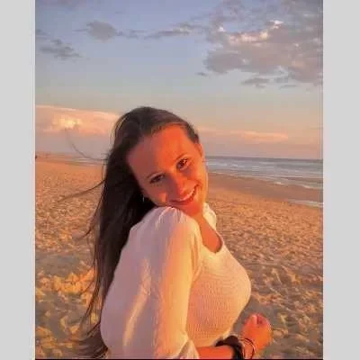 Jade, babysitter à Lormont