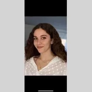 Eva, babysitter à Moret Loing et Orvanne