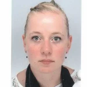 Eva, babysitter à Poncin