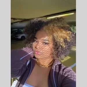 Daphné , babysitter à Aubergenville