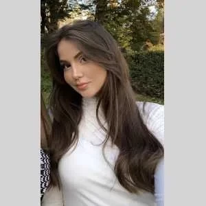 Mobina, babysitter à Paris