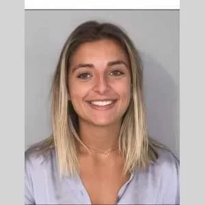 Clara, babysitter à Les Pennes Mirabeau