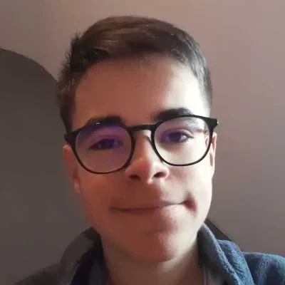 Owen, babysitter à Thorigne Fouillard