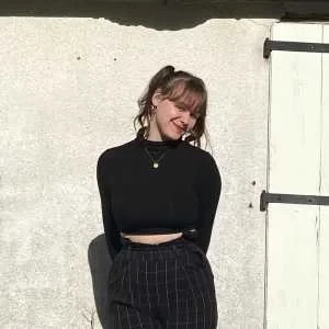 Clara , babysitter à Avon