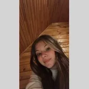 Fiona, babysitter à Etaule