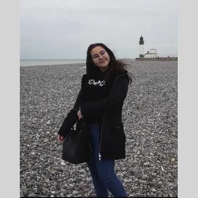 Leana, babysitter à Saint Denis