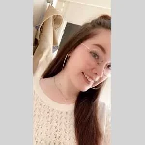 Julie, babysitter à Flamanville