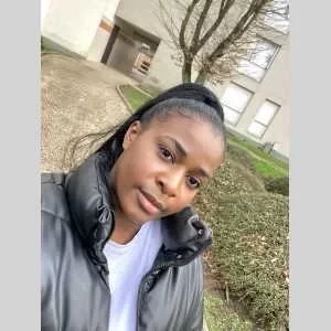 Naomie , babysitter à Paris