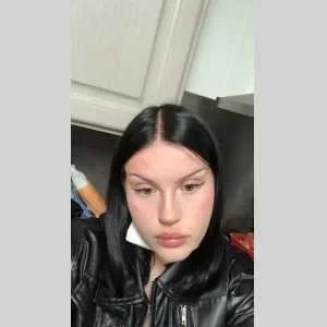 Leonie, babysitter à Boissise le Roi