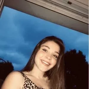 Naomie , babysitter à Saint Medard en Jalles