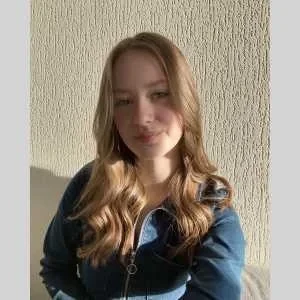 Alexia, babysitter à Charenton le Pont