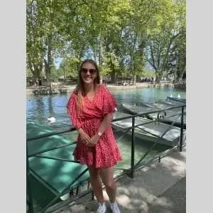 Flavie, babysitter à Oisseau