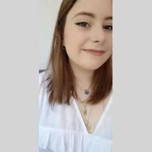 Manon, babysitter à Garches