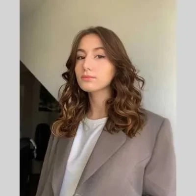 Ella, babysitter à Le Mans