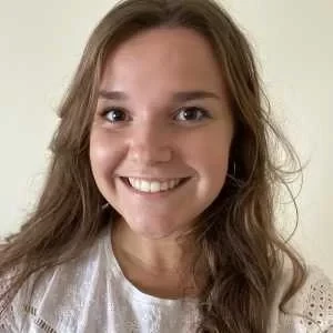 Louise, babysitter à Rouen