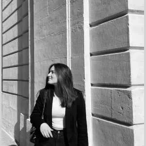 Lena, babysitter à Dijon