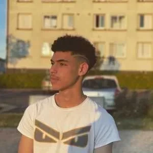 Mohamed , babysitter à Vierzon