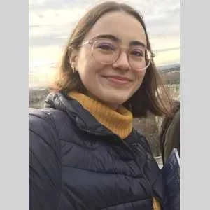 Anaïs, babysitter à Villeneuve les Avignon