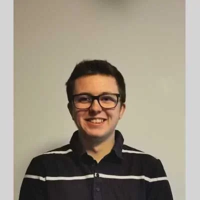 Maël, babysitter à Le Mesnil Theribus