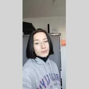 Elsa, babysitter à Beaumont en Veron