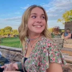 Louna, babysitter à Poitiers